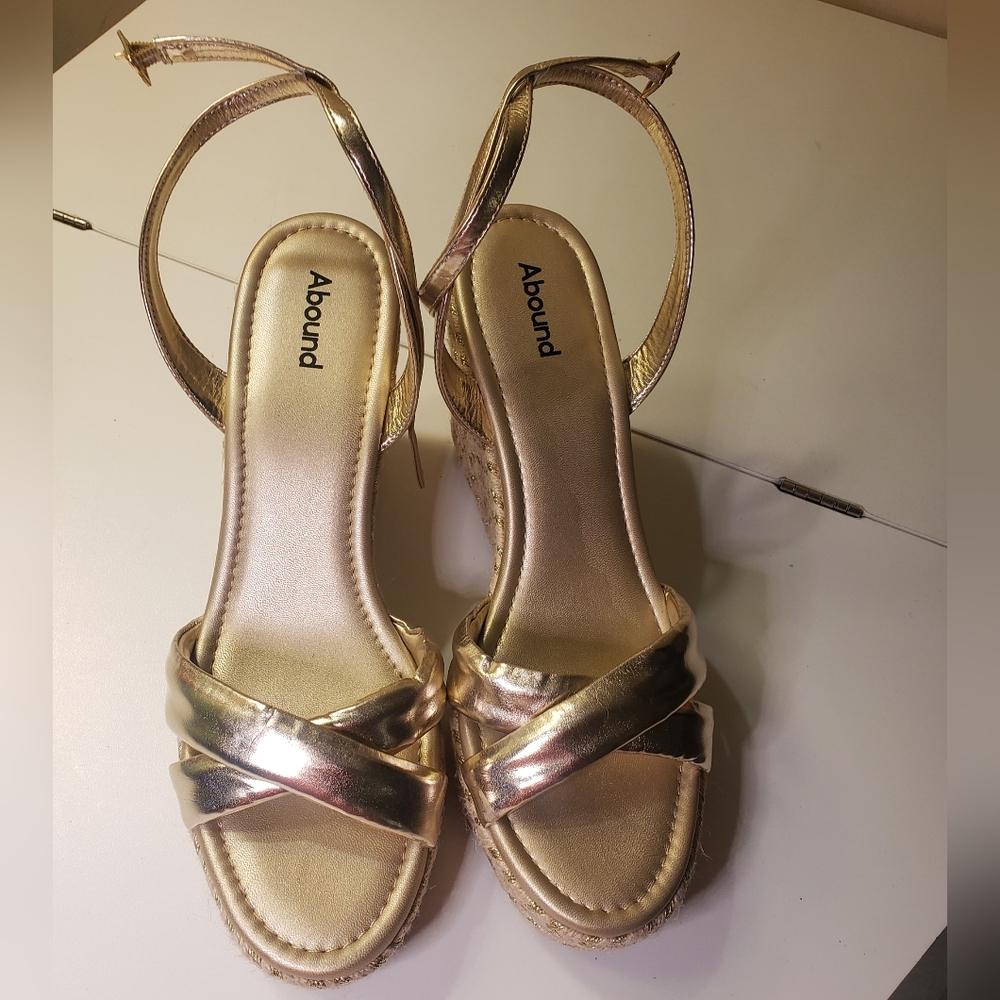 ABOUND Sukie Espadrille Gold Metallic Wedge Sandal Size 12 NEW